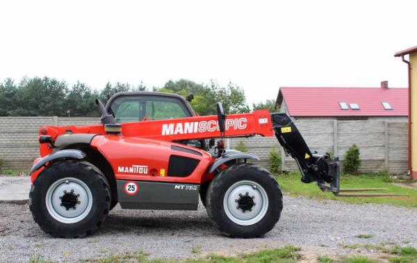 Телескопический погрузчик Manitou MT 732 2005 года + новая резина