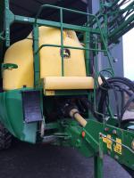 Б/У прицепной опрыскиватель John Deere 740